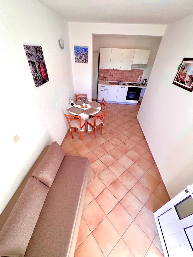 Apartments Mdk Kate Traù Esterno foto